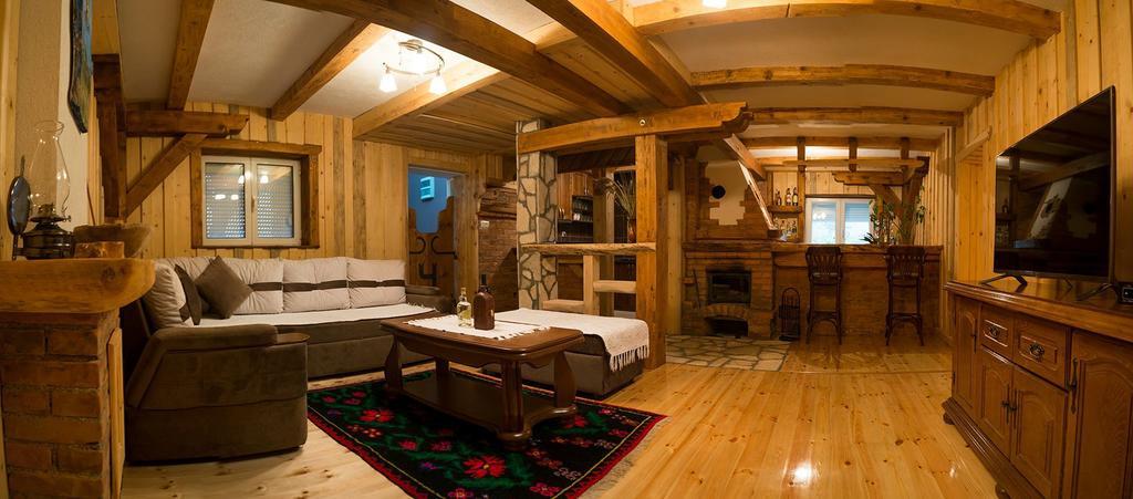 Cabarkapa Guesthouse Žabljak エクステリア 写真